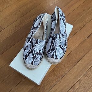 CARMEN MARC VALVO BLACK WHITE SNAKESKIN PRINT ESPADRILLE SHOES SLIP ON SIZE 7M